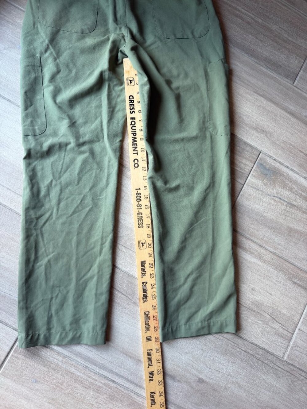 Mandala Army Green Scrub Set - V-Neck Top & Cargo Bottoms - Women's Size L - Picture 12 of 13
